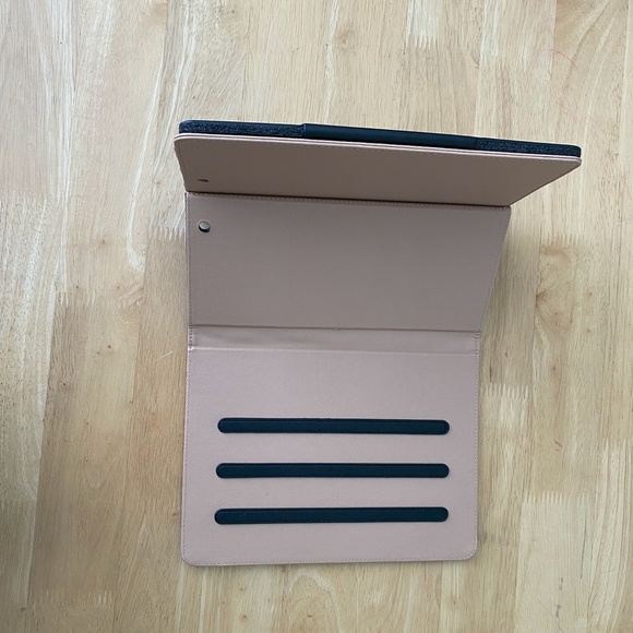 Leather IPad Pro 9.7 Folio Pro Case - Picture 6 of 6